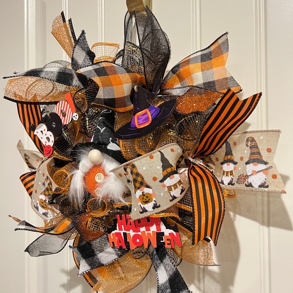 13 inch Halloween Ribbon Wreath Black White Gnome MW13 - Picture 5 of 13